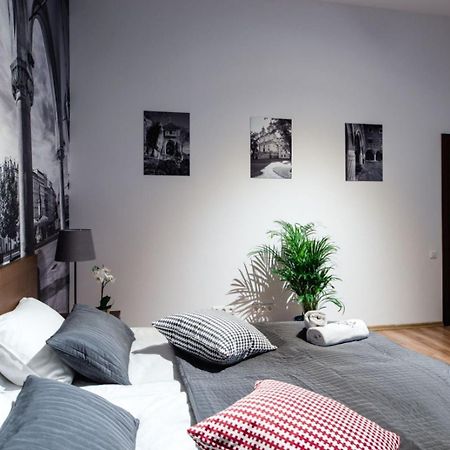 Cracow Rent Apartments - Spacious Apartments For 2-7 People In Quiet Area - Kolberga Street Nr 3 - 10 Min To Main Square By Foot Cracovia Exterior foto