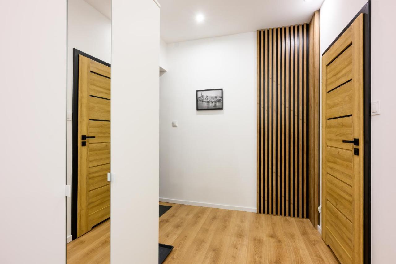 Cracow Rent Apartments - Spacious Apartments For 2-7 People In Quiet Area - Kolberga Street Nr 3 - 10 Min To Main Square By Foot Cracovia Exterior foto