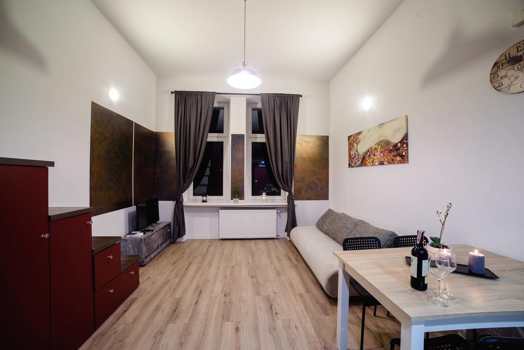 Cracow Rent Apartments - Spacious Apartments For 2-7 People In Quiet Area - Kolberga Street Nr 3 - 10 Min To Main Square By Foot Cracovia Exterior foto