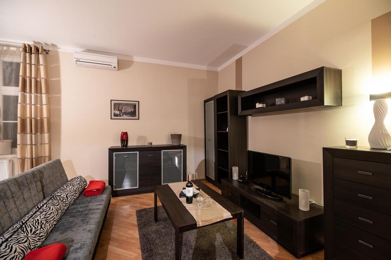Cracow Rent Apartments - Spacious Apartments For 2-7 People In Quiet Area - Kolberga Street Nr 3 - 10 Min To Main Square By Foot Cracovia Exterior foto