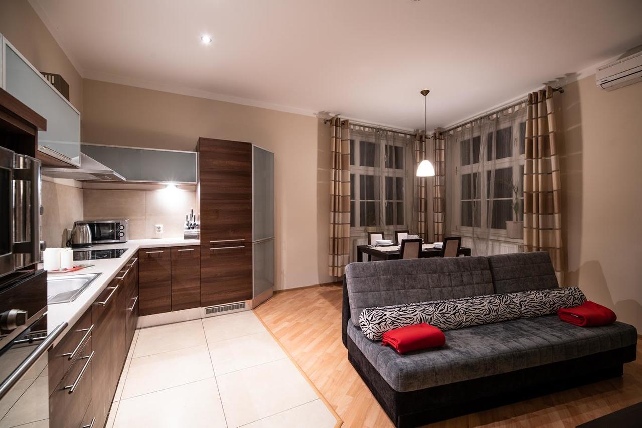 Cracow Rent Apartments - Spacious Apartments For 2-7 People In Quiet Area - Kolberga Street Nr 3 - 10 Min To Main Square By Foot Cracovia Exterior foto