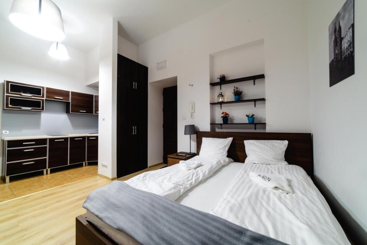 Cracow Rent Apartments - Spacious Apartments For 2-7 People In Quiet Area - Kolberga Street Nr 3 - 10 Min To Main Square By Foot Cracovia Exterior foto