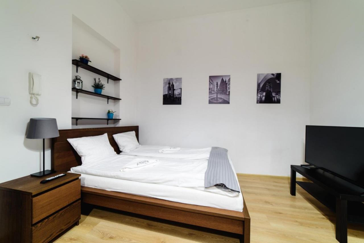 Cracow Rent Apartments - Spacious Apartments For 2-7 People In Quiet Area - Kolberga Street Nr 3 - 10 Min To Main Square By Foot Cracovia Exterior foto